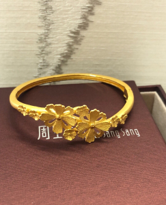 周生生足金格桑花黄金手镯,6号圈,相当于54圈口,克价399