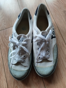 40码大博文足球运动胶鞋.