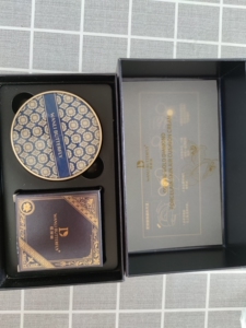 蝶婉丽气垫仅用过一次!还有一个替换装!化妆品太多,现低价出售