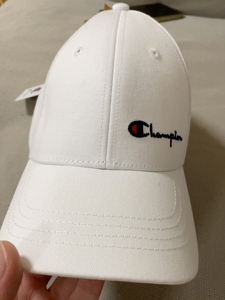 champion 冠军棒球帽,纯白色小logo,朋友送的礼物