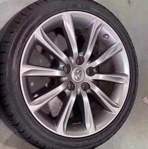 丰田锐志轮毂拆车件