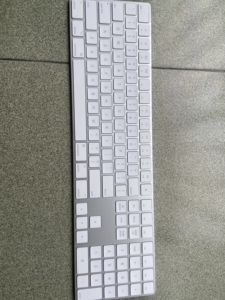 苹果二代无线蓝牙妙控键盘,国行标准版本,成色95新(细微瑕疵_阿里巴巴