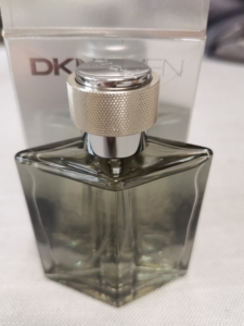 000人付款淘宝全新正品 dkny 嫣红欲滴 男士香水尤莱尤莱95.