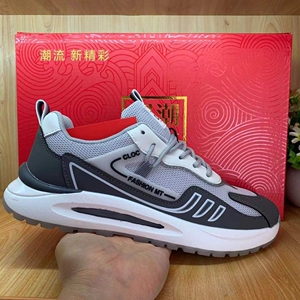 夏季水晶吸膜大底跑鞋40-44,号码偏瘦,做工非常好.广州跃