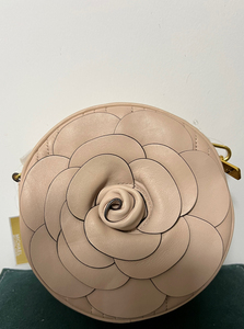 mk vivianne 山茶花小圆包花朵包,斜挎包,有长肩