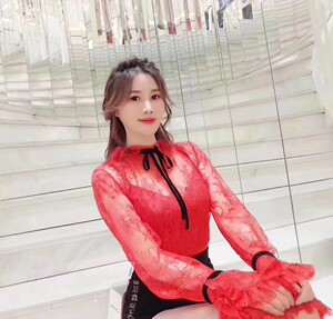 ilovepretty 我爱漂亮 杨娟设计师品牌 红色蕾丝上