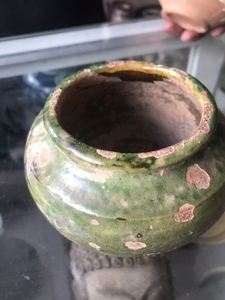 宋三彩广元窑小罐,品相如图看好再拍,售出不退不换.