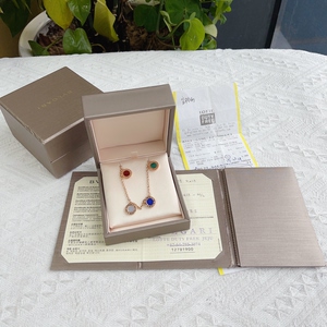 宝格丽四色圆饼手链 18k金镶嵌红玉髓,白贝母,孔雀石 青晶