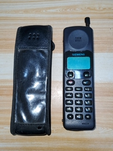 西门子gsm大哥大古董手机,少见带原装皮套,机身成色不错,天
