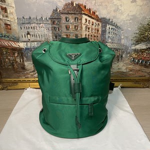 【99新现货】prada|普拉达 降落伞面料 再生尼龙双肩包