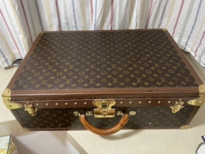65寸lv古董硬箱,箱子已通过优奢易拍鉴定.此箱第一任主人见