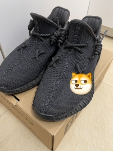 yeezy350黑天使 椰子 41码 穿着次数很少.带原盒