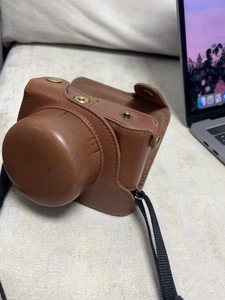 尼康1j5入门级微单特别小巧玲珑特别好看拍照也是