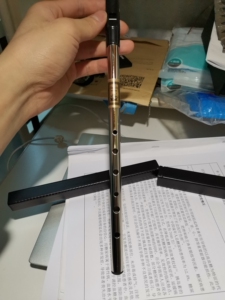 大帆船哨笛,刚买两个星期,无氧化,外观好,音色正而柔美.