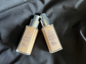 dior迪奥修复焕采精华粉底液20ml!