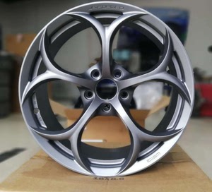 出售全新 未使用的宏鑫js正品锻造轮毂一套  18寸的