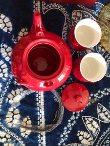 多样屋茶具套装红色古风，蝶舞红梅，立体感比照片强很多，质感非