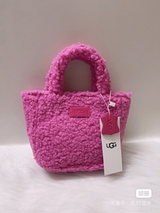 UGG玫粉色羊羔绒手提包，配长肩带能斜跨，超可爱，冬日最爱，