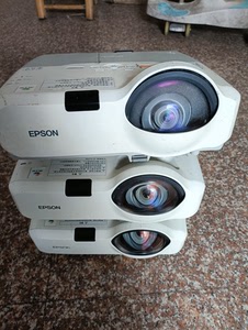 三台爱普生投影仪,型号eb-cs500xn,有两台镜头有点问