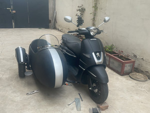 偏兜摩托车