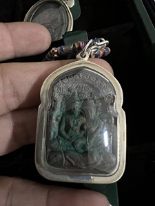 坤平抱女,绝版了,纯银壳 价格美丽 朋友试戴了几天反馈很好