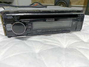 建伍车载cd机,kdc-300uvm自用升级包装都在,没有问