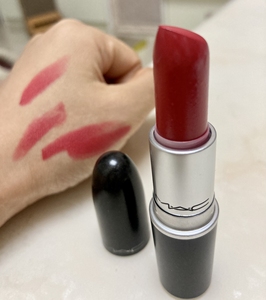 mac经典子弹头滋润型口红 mangrove 高级小众草莓红