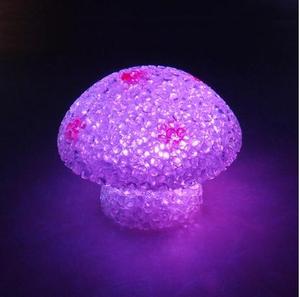 厂家直销七彩水晶蘑菇小夜灯七彩米粒大号蘑菇灯水晶灯地摊货源