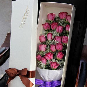 新款19朵玫瑰长形高档礼盒送女友爱人长辈北京鲜花同城速递实体店