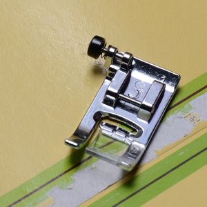 兄弟家用缝纫机nv10nv30es2400bc2500原装j万能压脚原配标准压脚