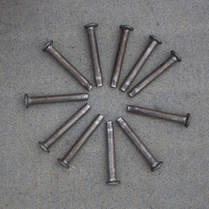 减速带膨胀螺丝 减速垄 橡胶铸钢圆头定位器专用护墙角螺丝半圆