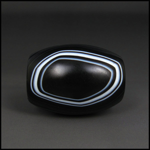 缠丝玛瑙勒子手把件