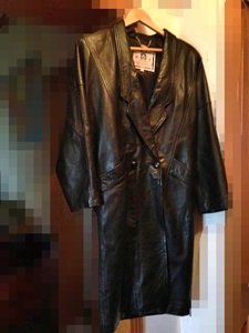 兽王皮衣 长款黑色 皮风衣M码。购于商场专柜。3600买的。