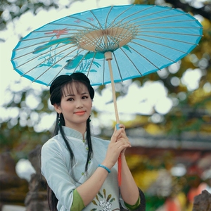 古典工艺伞长柄绸布舞蹈蓝色荷花江南雨旗袍秀中国风摄影演出道具