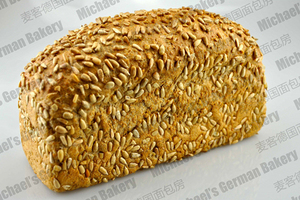 max bread -麦客斯面包;含葵花籽玉米碎以及裸麦碎等杂粮混合.