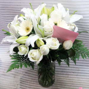 000人付款天猫友情生日祝福香水百合花瓶插花送花徐州句容常州阜新