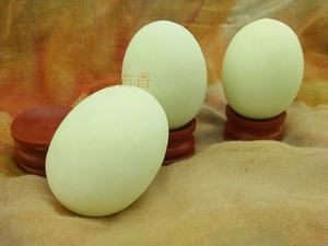 正品萤光石夜明珠白色冰洲石夜光球发光球夜光摆件磨砂款特价