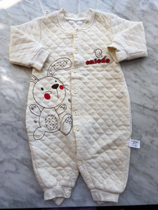 婴乐岛空气棉连体婴儿儿童爬服全棉衣服多来不及穿，很新的哦！母