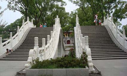 灯火阑珊0710