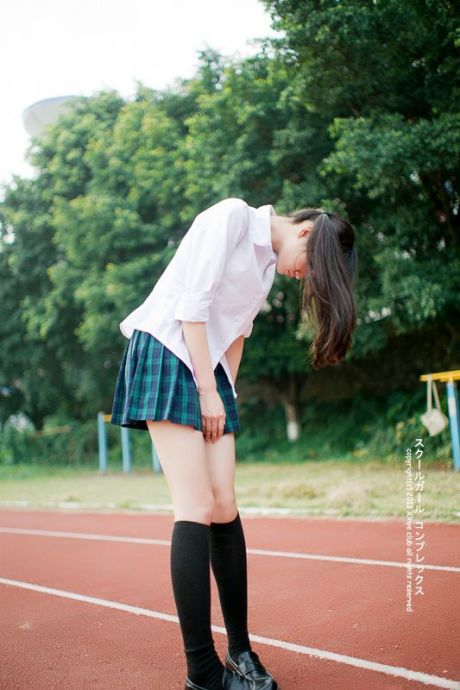 秋歌百货商行