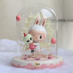 拉布布labubu七夕甜蜜吊卡婚礼手办场景展示盒盲盒收纳玻璃防尘罩