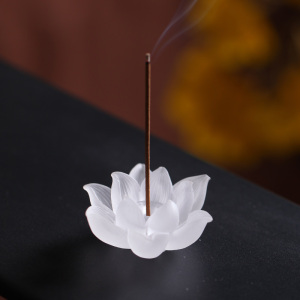 莲花台沉香摆件