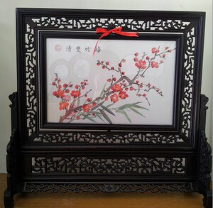 江苏盐城特色 东台发绣 梅花 檀木 送外国人导师领导礼品