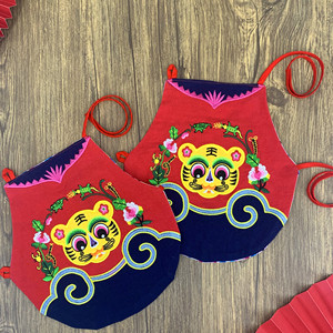 五毒肚兜婴儿刺绣新生儿童护肚围男女宝宝五毒红色肚兜兜绣花衣服