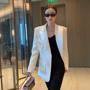 le alessandra宁静同款宽松立体多口袋翻领西装外套休闲西服21春