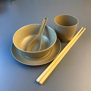 稻壳一次性碗筷子套装加厚碗碟勺杯四件套婚礼可降解火锅餐具免洗