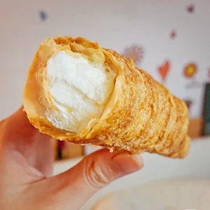 上海烘焙多乐之日tous les jours 招牌奶油巧克力号角甜点下午茶