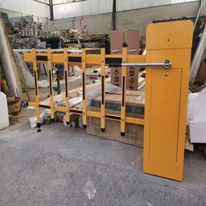 新款 手动道闸机手摇挡车杆无电升降起落杆简易道闸手压式栅栏机