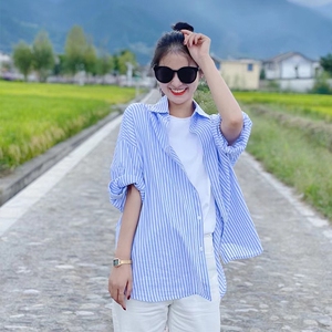 天蓝色竖条纹长袖衬衫女春夏季高级感小众时尚防晒衫宽松百搭上衣
