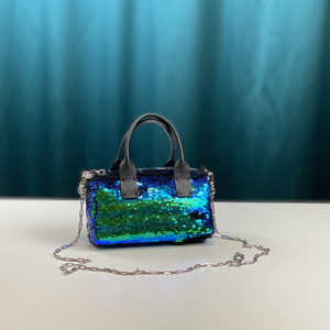 2022新款亮片波士顿手提包时尚高级感变色手提单肩斜挎链条女包潮